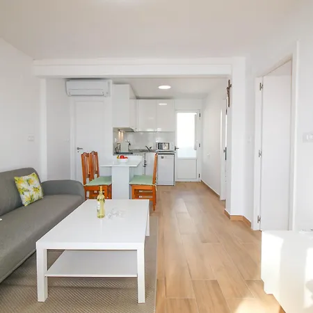 Albaranas Apartment *